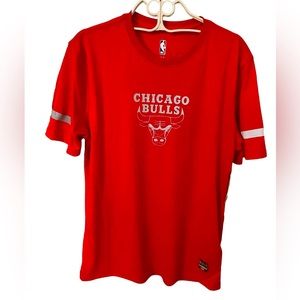 Unisex Chicago Bulls NBA Team Apparel Fan Shirt 100% Polyester NWT Red